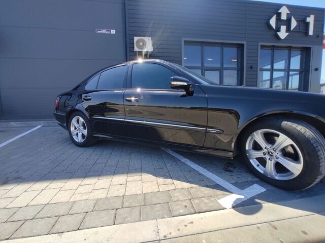 Чорний Мерседес Е-Клас, об'ємом двигуна 2.1 л та пробігом 332 тис. км за 8100 $, фото 3 на Automoto.ua