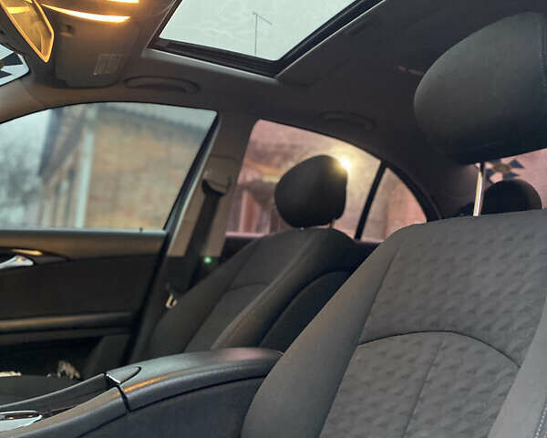 Черный Мерседес Е-Класс, объемом двигателя 2.1 л и пробегом 314 тыс. км за 8500 $, фото 10 на Automoto.ua