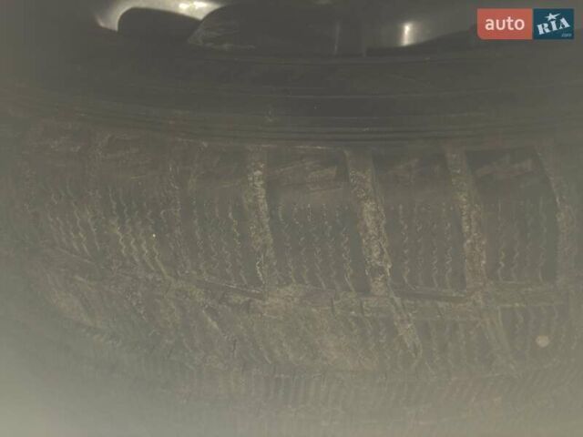 Черный Мерседес Е-Класс, объемом двигателя 1.8 л и пробегом 205 тыс. км за 9999 $, фото 14 на Automoto.ua