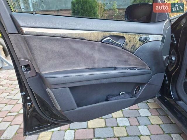 Черный Мерседес Е-Класс, объемом двигателя 3 л и пробегом 325 тыс. км за 8599 $, фото 26 на Automoto.ua