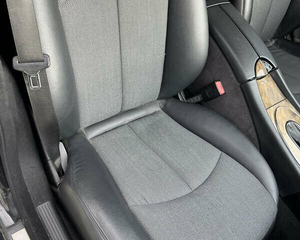 Черный Мерседес Е-Класс, объемом двигателя 3 л и пробегом 400 тыс. км за 8000 $, фото 14 на Automoto.ua