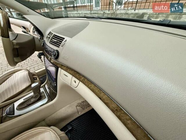 Черный Мерседес Е-Класс, объемом двигателя 2.1 л и пробегом 221 тыс. км за 7800 $, фото 22 на Automoto.ua