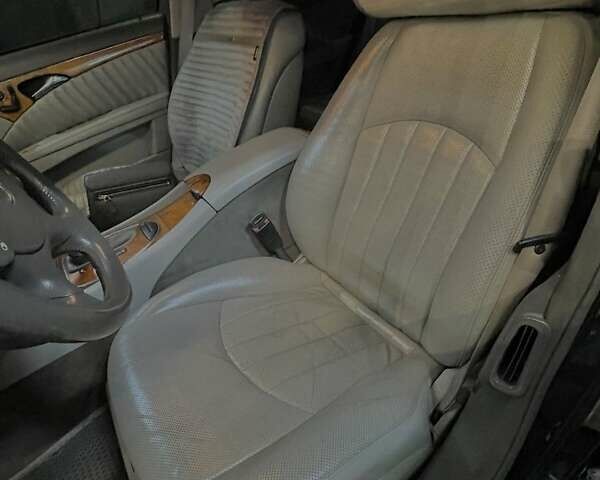 Черный Мерседес Е-Класс, объемом двигателя 3 л и пробегом 201 тыс. км за 7999 $, фото 15 на Automoto.ua