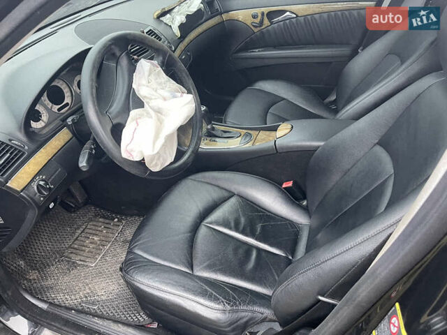 Чорний Мерседес Е-Клас, об'ємом двигуна 2.99 л та пробігом 374 тис. км за 4700 $, фото 27 на Automoto.ua