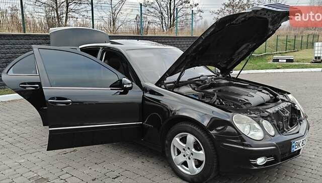 Черный Мерседес Е-Класс, объемом двигателя 2.2 л и пробегом 325 тыс. км за 9900 $, фото 37 на Automoto.ua