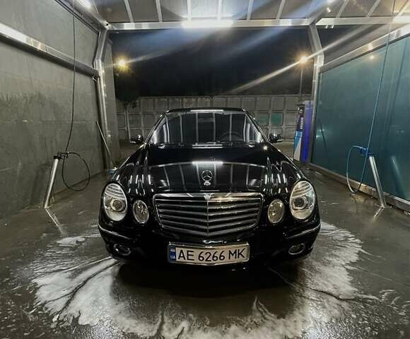 Черный Мерседес Е-Класс, объемом двигателя 3 л и пробегом 201 тыс. км за 7999 $, фото 1 на Automoto.ua