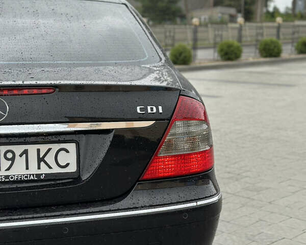 Черный Мерседес Е-Класс, объемом двигателя 2.2 л и пробегом 260 тыс. км за 12300 $, фото 19 на Automoto.ua