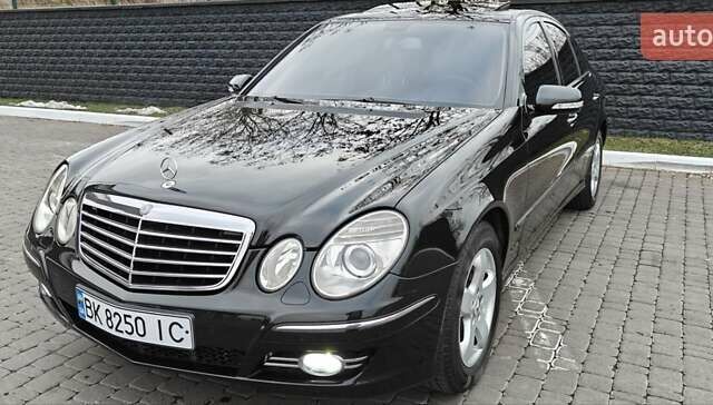 Черный Мерседес Е-Класс, объемом двигателя 2.2 л и пробегом 325 тыс. км за 9900 $, фото 61 на Automoto.ua