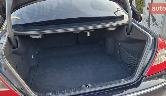 Черный Мерседес Е-Класс, объемом двигателя 2 л и пробегом 270 тыс. км за 8100 $, фото 3 на Automoto.ua