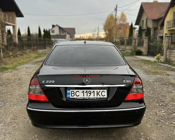 Черный Мерседес Е-Класс, объемом двигателя 2.15 л и пробегом 260 тыс. км за 11777 $, фото 13 на Automoto.ua