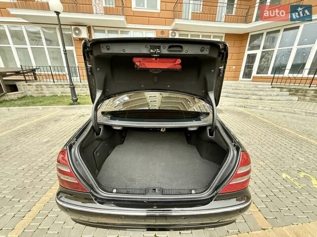 Черный Мерседес Е-Класс, объемом двигателя 2.1 л и пробегом 221 тыс. км за 7800 $, фото 75 на Automoto.ua