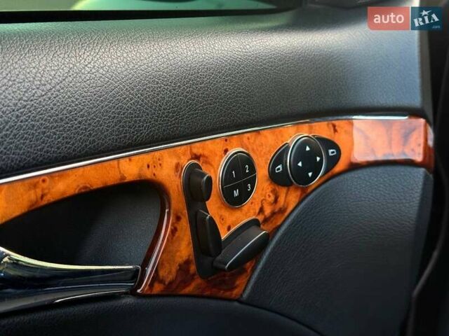 Черный Мерседес Е-Класс, объемом двигателя 3.5 л и пробегом 236 тыс. км за 10000 $, фото 7 на Automoto.ua