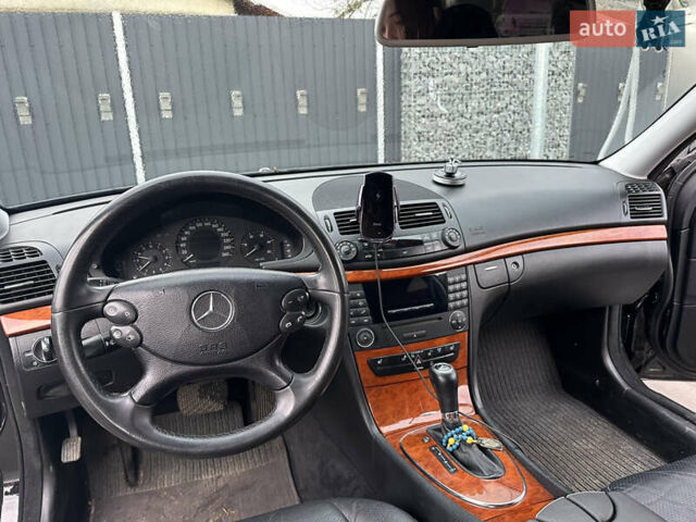 Черный Мерседес Е-Класс, объемом двигателя 2.2 л и пробегом 330 тыс. км за 7000 $, фото 15 на Automoto.ua