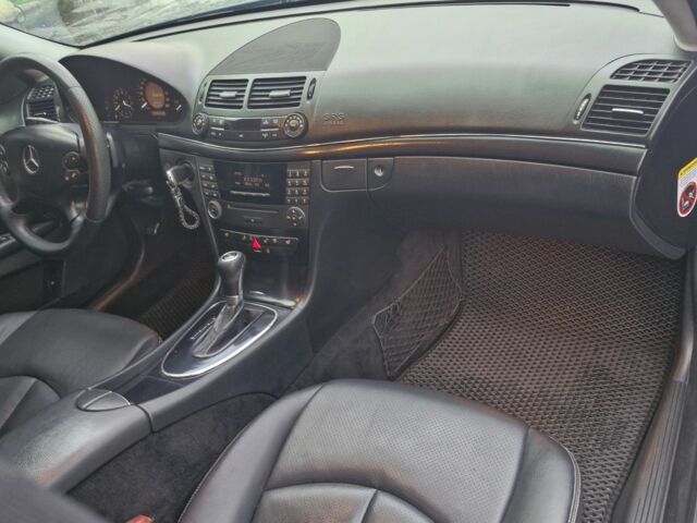 Черный Мерседес Е-Класс, объемом двигателя 1.8 л и пробегом 218 тыс. км за 7700 $, фото 5 на Automoto.ua