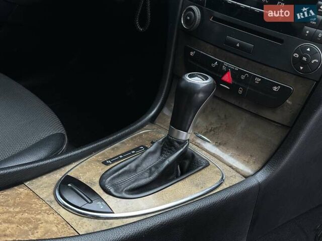 Чорний Мерседес Е-Клас, об'ємом двигуна 1.8 л та пробігом 398 тис. км за 7800 $, фото 37 на Automoto.ua