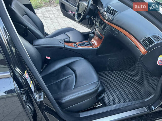 Черный Мерседес Е-Класс, объемом двигателя 2.2 л и пробегом 317 тыс. км за 6700 $, фото 15 на Automoto.ua
