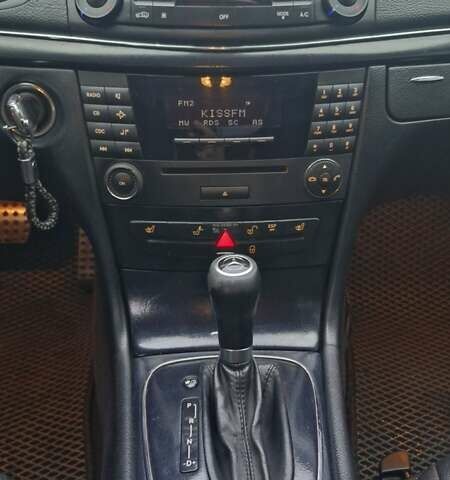 Черный Мерседес Е-Класс, объемом двигателя 1.8 л и пробегом 277 тыс. км за 7500 $, фото 16 на Automoto.ua