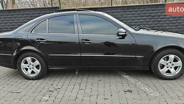 Черный Мерседес Е-Класс, объемом двигателя 2.2 л и пробегом 325 тыс. км за 9900 $, фото 4 на Automoto.ua