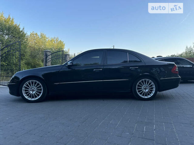 Черный Мерседес Е-Класс, объемом двигателя 2.99 л и пробегом 340 тыс. км за 11000 $, фото 2 на Automoto.ua