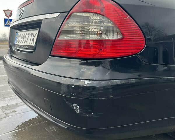 Черный Мерседес Е-Класс, объемом двигателя 2.2 л и пробегом 330 тыс. км за 7000 $, фото 9 на Automoto.ua