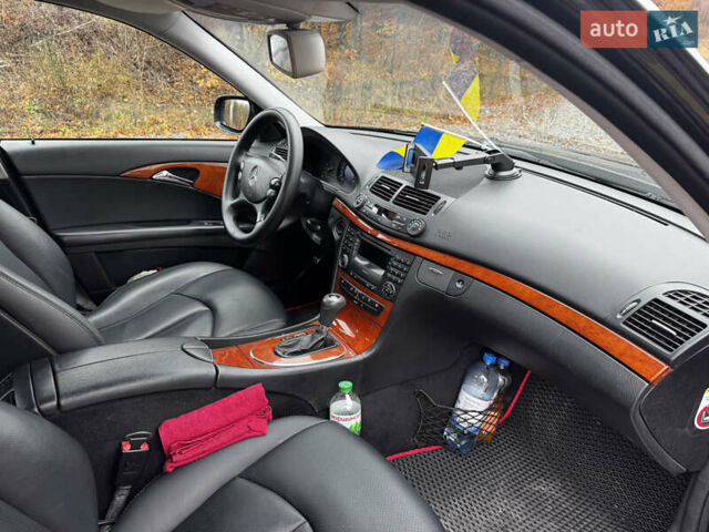 Черный Мерседес Е-Класс, объемом двигателя 2.15 л и пробегом 475 тыс. км за 8800 $, фото 5 на Automoto.ua