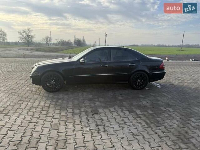 Черный Мерседес Е-Класс, объемом двигателя 2.15 л и пробегом 247 тыс. км за 9500 $, фото 2 на Automoto.ua