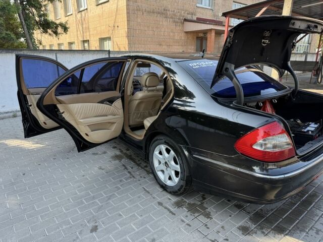 Черный Мерседес Е-Класс, объемом двигателя 3 л и пробегом 270 тыс. км за 7350 $, фото 2 на Automoto.ua