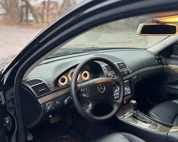 Чорний Мерседес Е-Клас, об'ємом двигуна 3 л та пробігом 232 тис. км за 8900 $, фото 13 на Automoto.ua