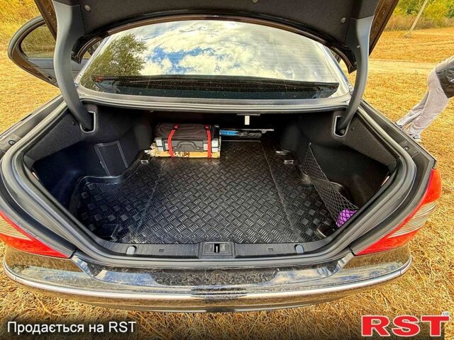 Черный Мерседес Е-Класс, объемом двигателя 3 л и пробегом 107 тыс. км за 12000 $, фото 10 на Automoto.ua