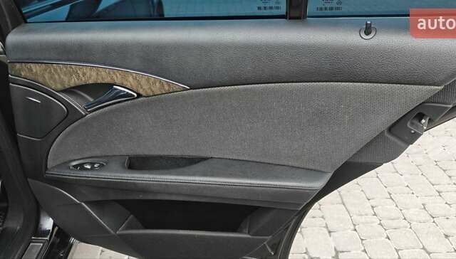 Черный Мерседес Е-Класс, объемом двигателя 2.2 л и пробегом 325 тыс. км за 9900 $, фото 25 на Automoto.ua