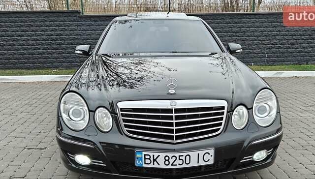 Черный Мерседес Е-Класс, объемом двигателя 2.2 л и пробегом 325 тыс. км за 9900 $, фото 73 на Automoto.ua