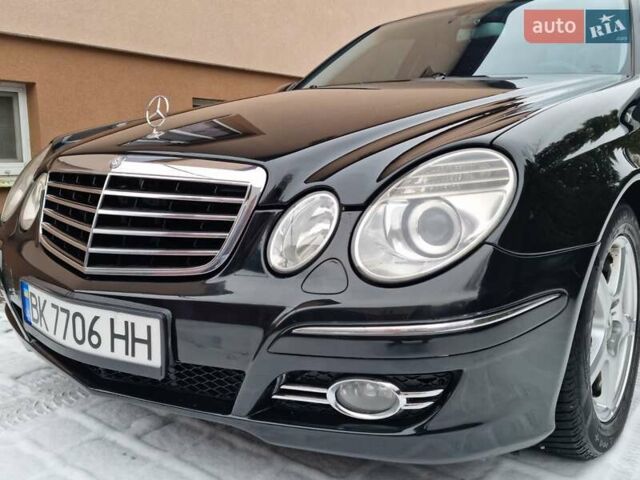 Черный Мерседес Е-Класс, объемом двигателя 2.99 л и пробегом 333 тыс. км за 11599 $, фото 5 на Automoto.ua