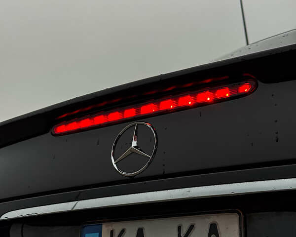 Черный Мерседес Е-Класс, объемом двигателя 3 л и пробегом 384 тыс. км за 9500 $, фото 12 на Automoto.ua