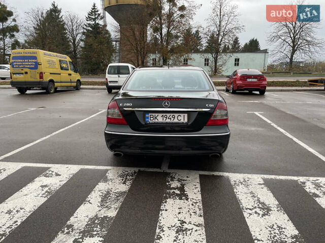 Черный Мерседес Е-Класс, объемом двигателя 3 л и пробегом 186 тыс. км за 9999 $, фото 5 на Automoto.ua