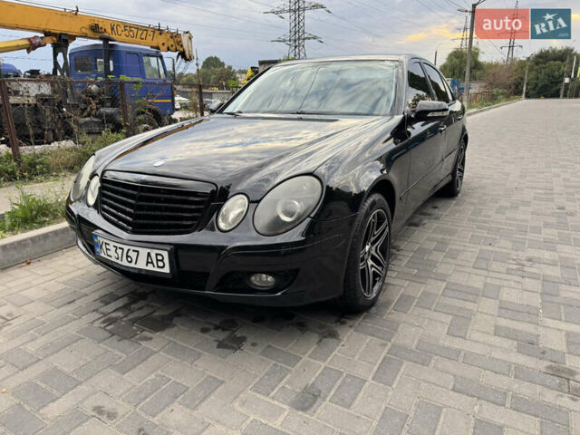 Черный Мерседес Е-Класс, объемом двигателя 2.15 л и пробегом 250 тыс. км за 7000 $, фото 4 на Automoto.ua