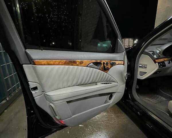 Черный Мерседес Е-Класс, объемом двигателя 3 л и пробегом 201 тыс. км за 7999 $, фото 11 на Automoto.ua