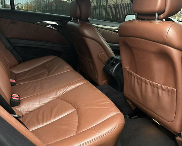 Черный Мерседес Е-Класс, объемом двигателя 2.15 л и пробегом 260 тыс. км за 11777 $, фото 26 на Automoto.ua