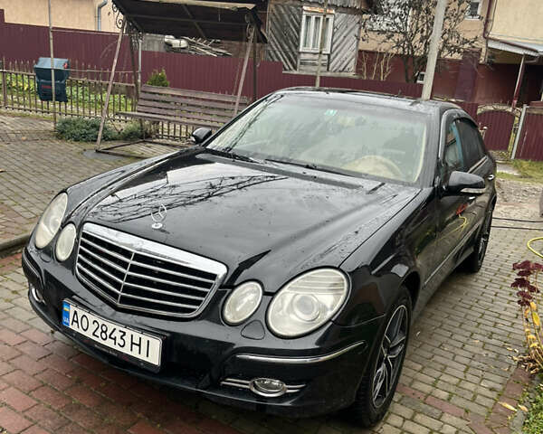 Черный Мерседес Е-Класс, объемом двигателя 2.15 л и пробегом 300 тыс. км за 7800 $, фото 1 на Automoto.ua