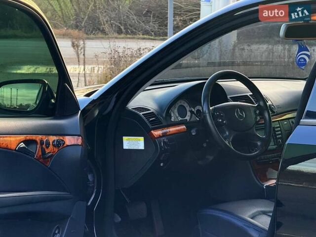 Черный Мерседес Е-Класс, объемом двигателя 3.5 л и пробегом 236 тыс. км за 10000 $, фото 12 на Automoto.ua