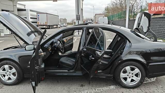 Черный Мерседес Е-Класс, объемом двигателя 2.2 л и пробегом 325 тыс. км за 9900 $, фото 45 на Automoto.ua