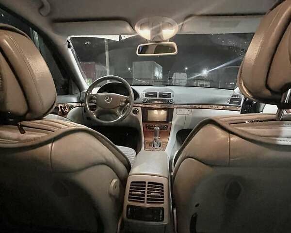 Черный Мерседес Е-Класс, объемом двигателя 3 л и пробегом 201 тыс. км за 7999 $, фото 13 на Automoto.ua