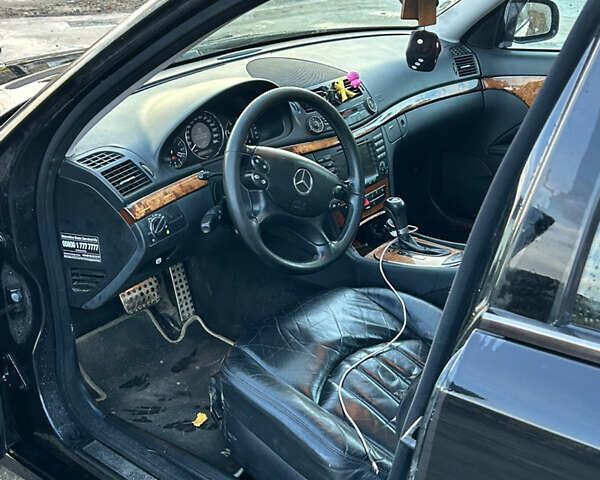 Чорний Мерседес Е-Клас, об'ємом двигуна 3 л та пробігом 370 тис. км за 5527 $, фото 2 на Automoto.ua