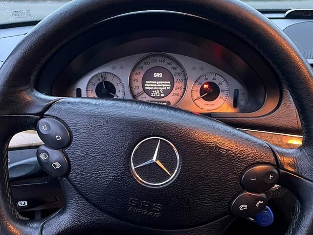 Черный Мерседес Е-Класс, объемом двигателя 3 л и пробегом 320 тыс. км за 9000 $, фото 3 на Automoto.ua