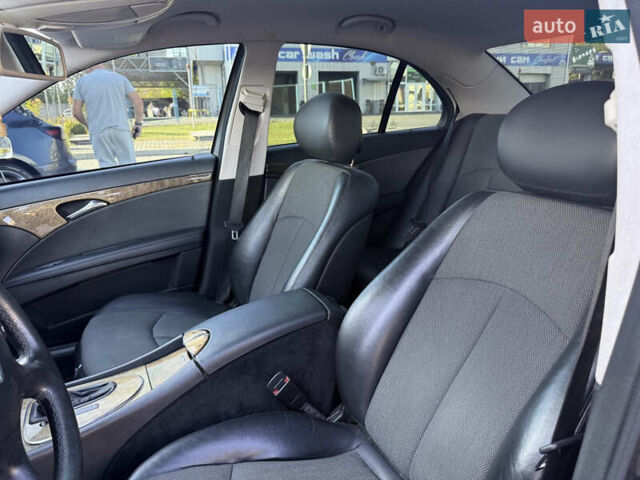 Черный Мерседес Е-Класс, объемом двигателя 2.5 л и пробегом 250 тыс. км за 6450 $, фото 15 на Automoto.ua