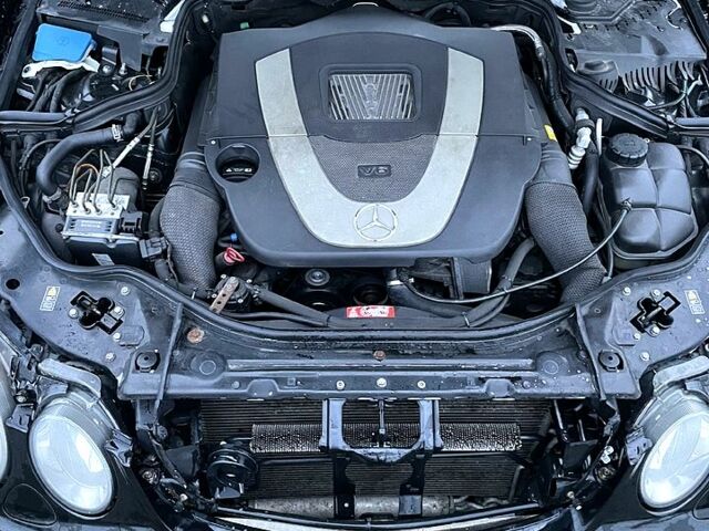 Черный Мерседес Е-Класс, объемом двигателя 3 л и пробегом 320 тыс. км за 9000 $, фото 5 на Automoto.ua