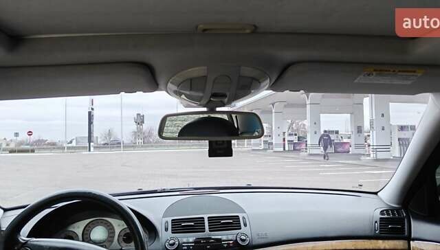 Черный Мерседес Е-Класс, объемом двигателя 2.2 л и пробегом 325 тыс. км за 9900 $, фото 52 на Automoto.ua