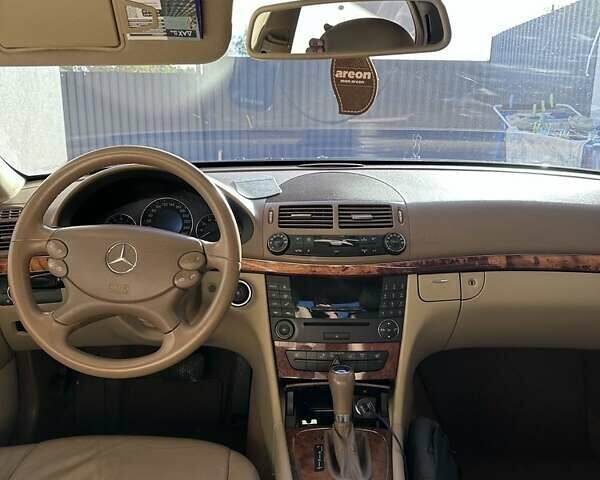 Чорний Мерседес Е-Клас, об'ємом двигуна 3 л та пробігом 236 тис. км за 8700 $, фото 3 на Automoto.ua