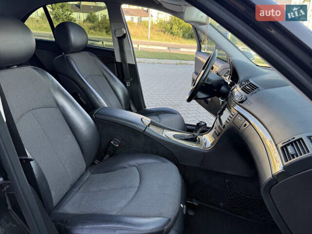 Черный Мерседес Е-Класс, объемом двигателя 2.5 л и пробегом 250 тыс. км за 6450 $, фото 21 на Automoto.ua