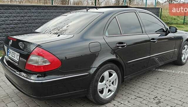 Черный Мерседес Е-Класс, объемом двигателя 2.2 л и пробегом 325 тыс. км за 9900 $, фото 6 на Automoto.ua