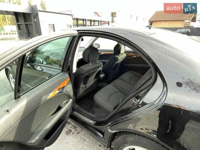 Чорний Мерседес Е-Клас, об'ємом двигуна 3 л та пробігом 183 тис. км за 9300 $, фото 7 на Automoto.ua